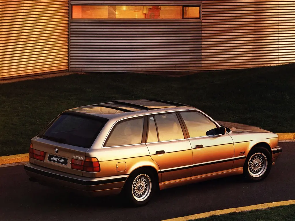 BMW 5 Serisi 5 Serisi Touring 530i Standart 7