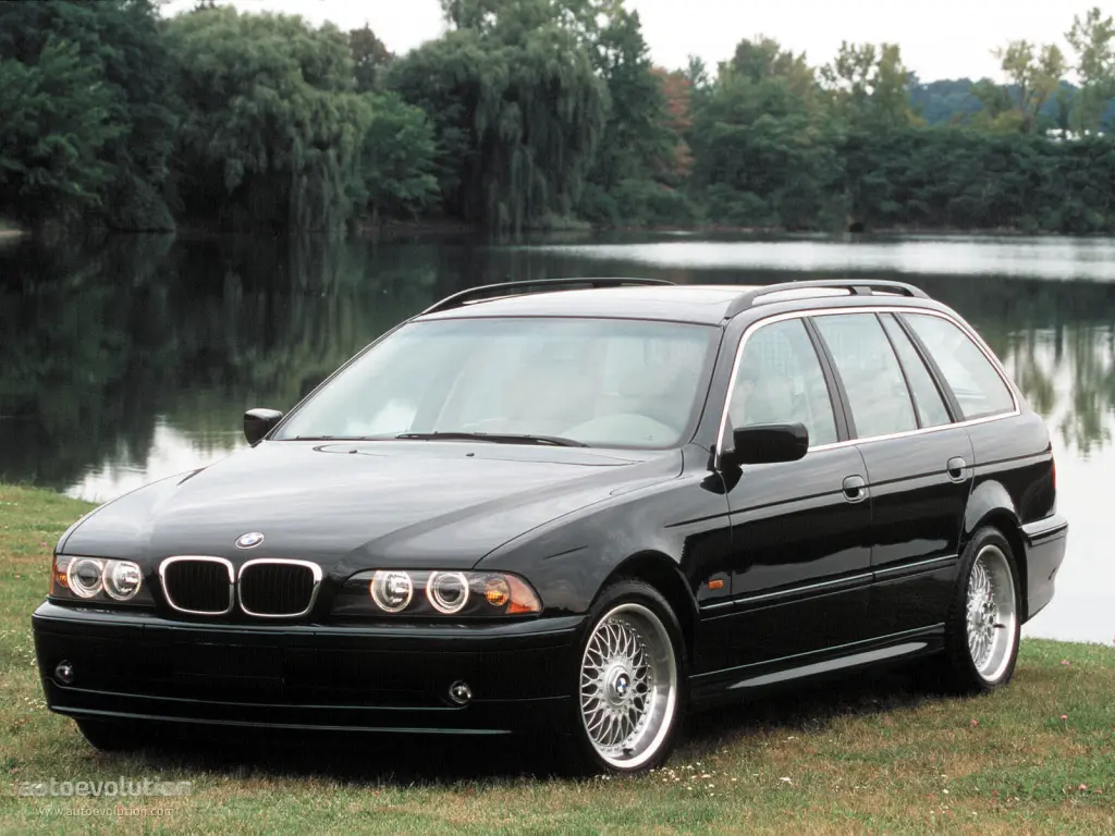 BMW 5 Serisi 5 Serisi Touring 528i Standart 1
