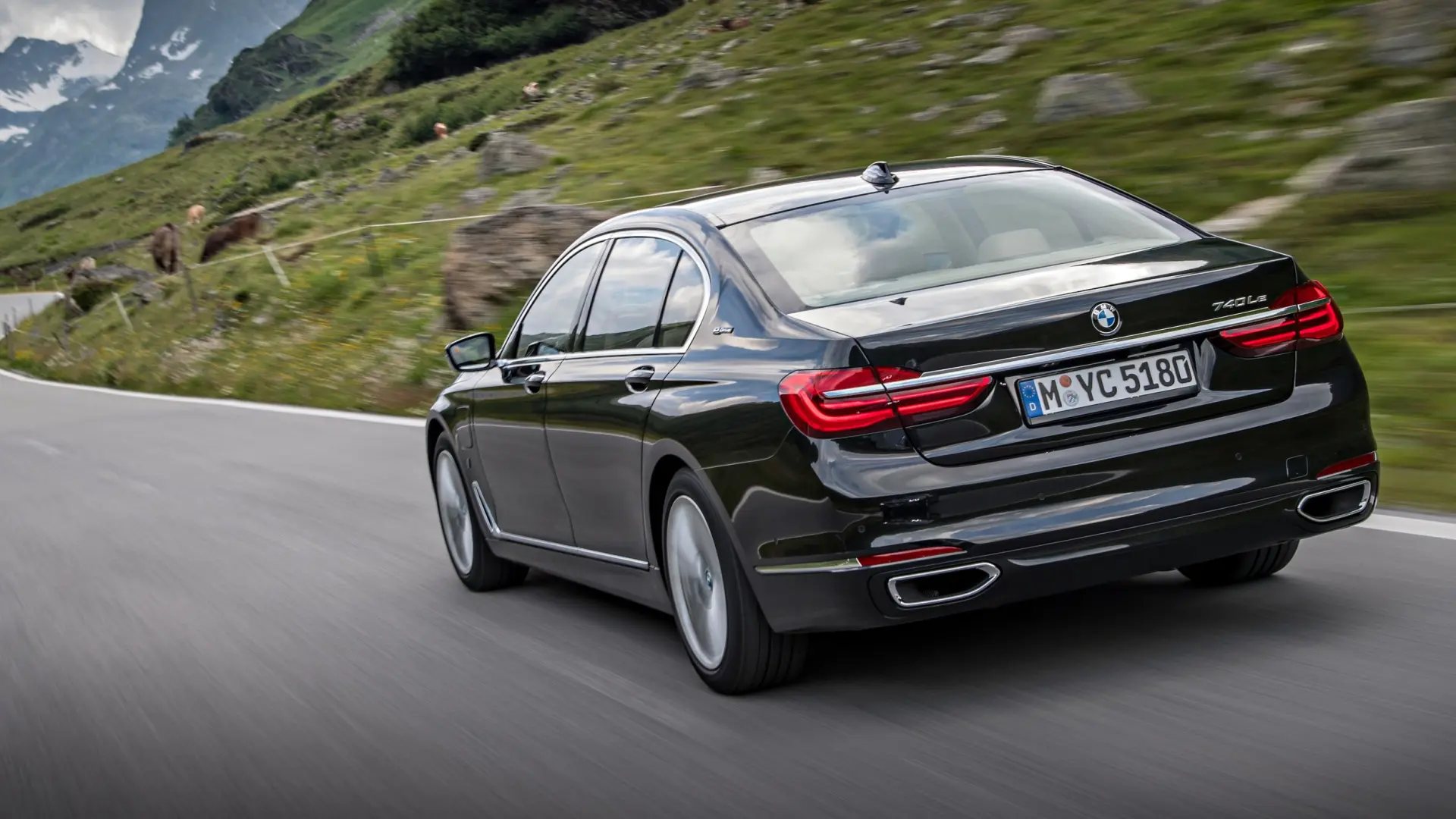 BMW 7 Serisi 7 Serisi 740e xDrive Long iPerformance M Excellence 3