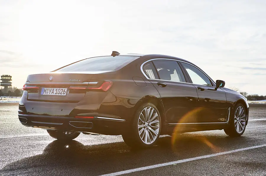 BMW 7 Serisi 7 Serisi 745e xDrive Long M Excellence 4