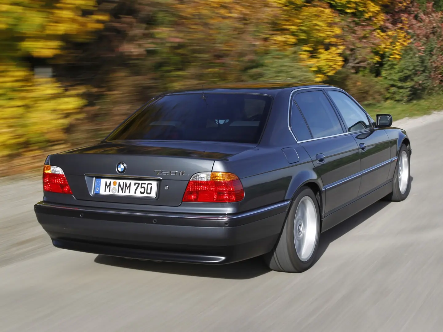 BMW 7 Serisi 7 Serisi 750i Standart 2