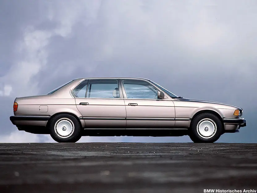 BMW 7 Serisi 7 Serisi 750i Standart 6