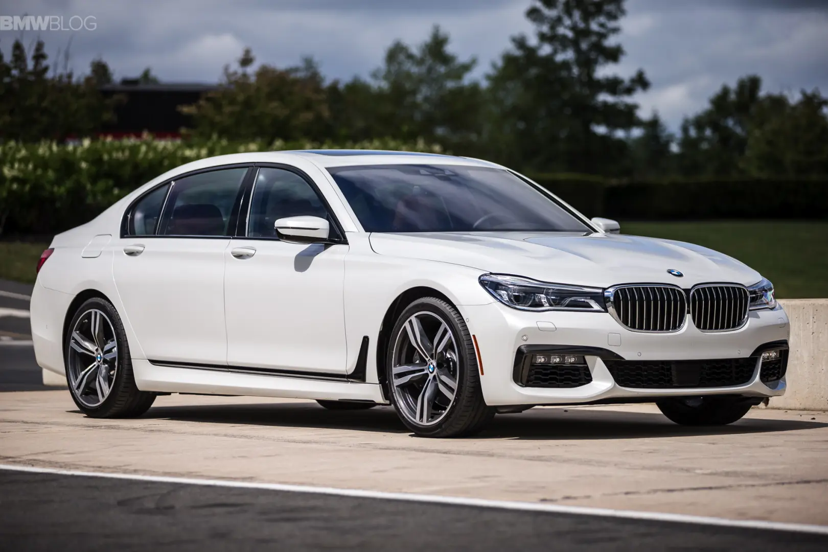 BMW 7 Serisi 7 Serisi M760i xDrive Long Pure 2