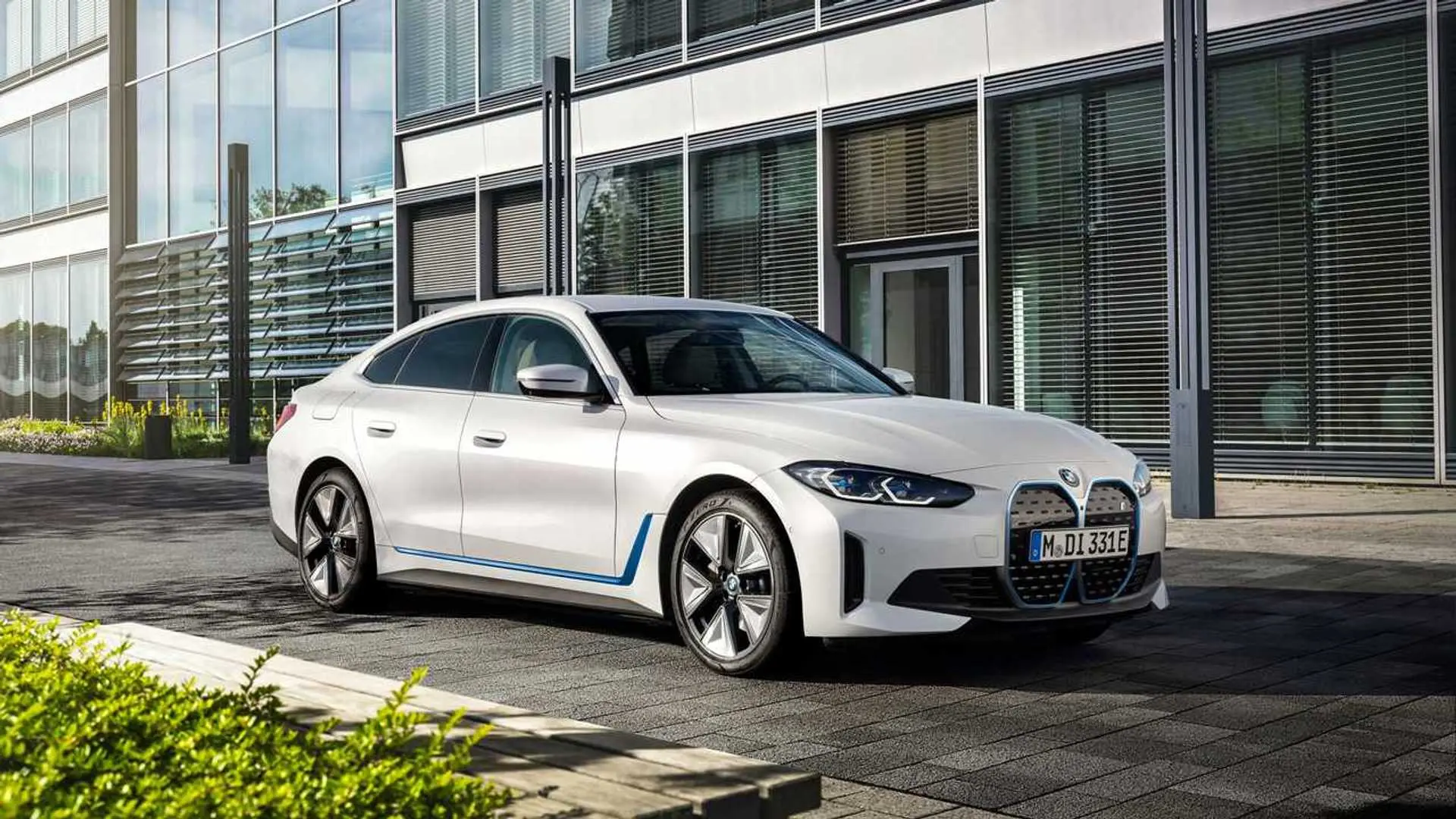 BMW i Serisi i Serisi i4 eDrive 40 M Sport 6