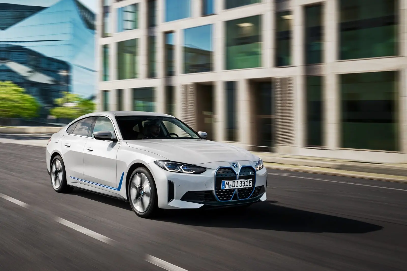 BMW i Serisi i Serisi i4 M50 3