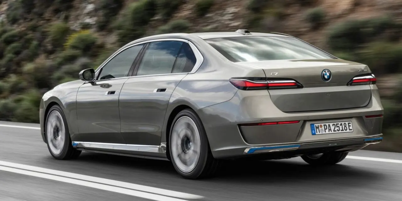 BMW i Serisi i Serisi i7 xDrive60 Pure Excellence 4