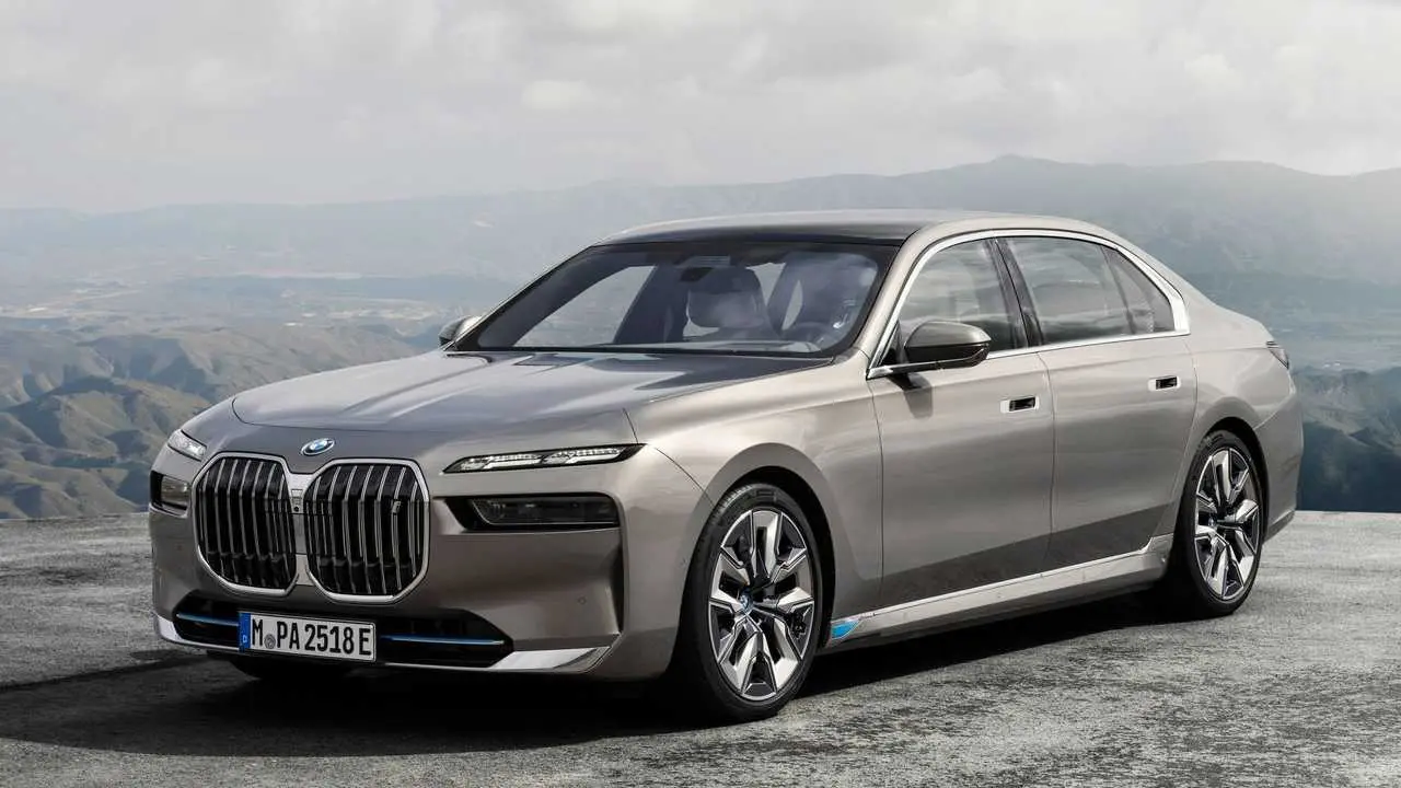 BMW i Serisi i Serisi i7 xDrive60 Pure Excellence 6
