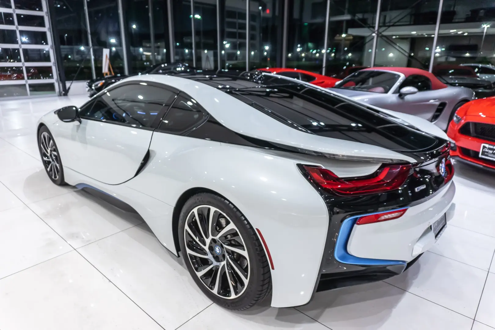BMW i Serisi i Serisi i8 Pure 2