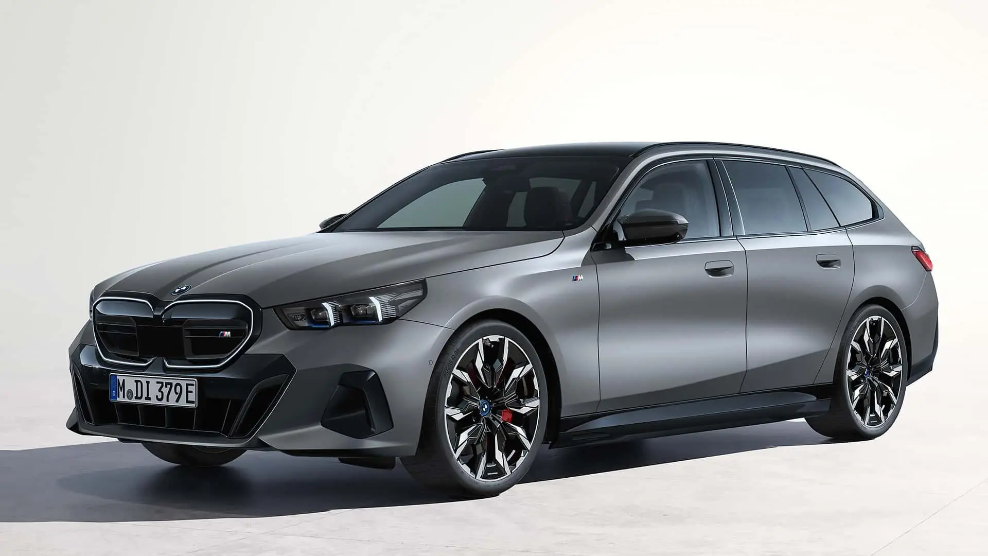 BMW  i5 M60 XDrive Touring 4