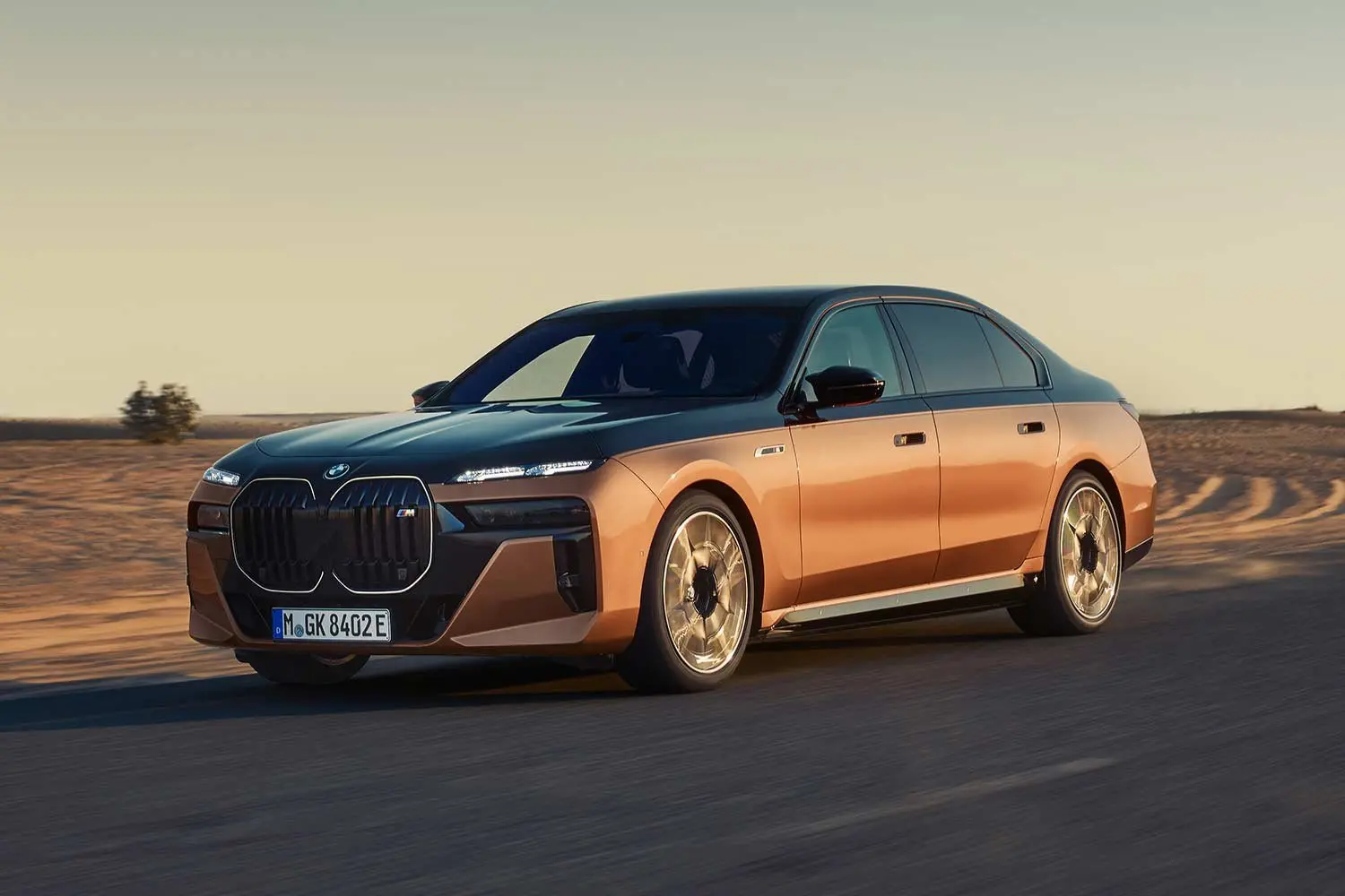 BMW  i7 M70 XDrive 4