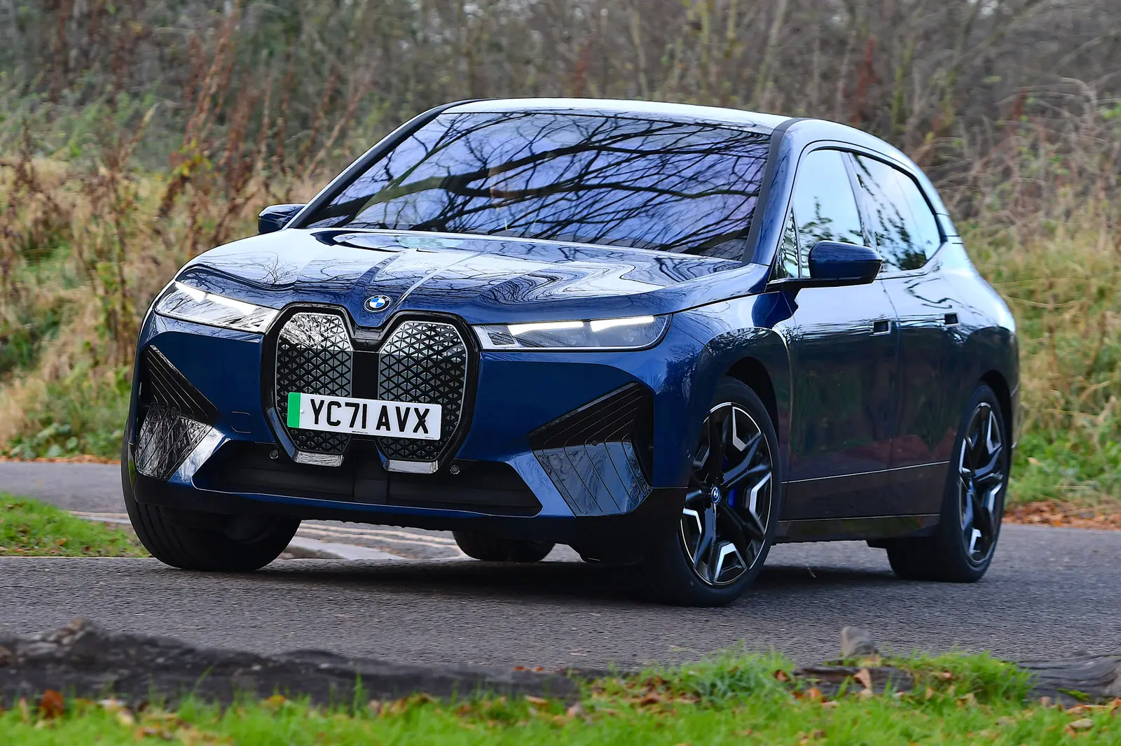 BMW  IX xDrive40 First Edition Sport 1