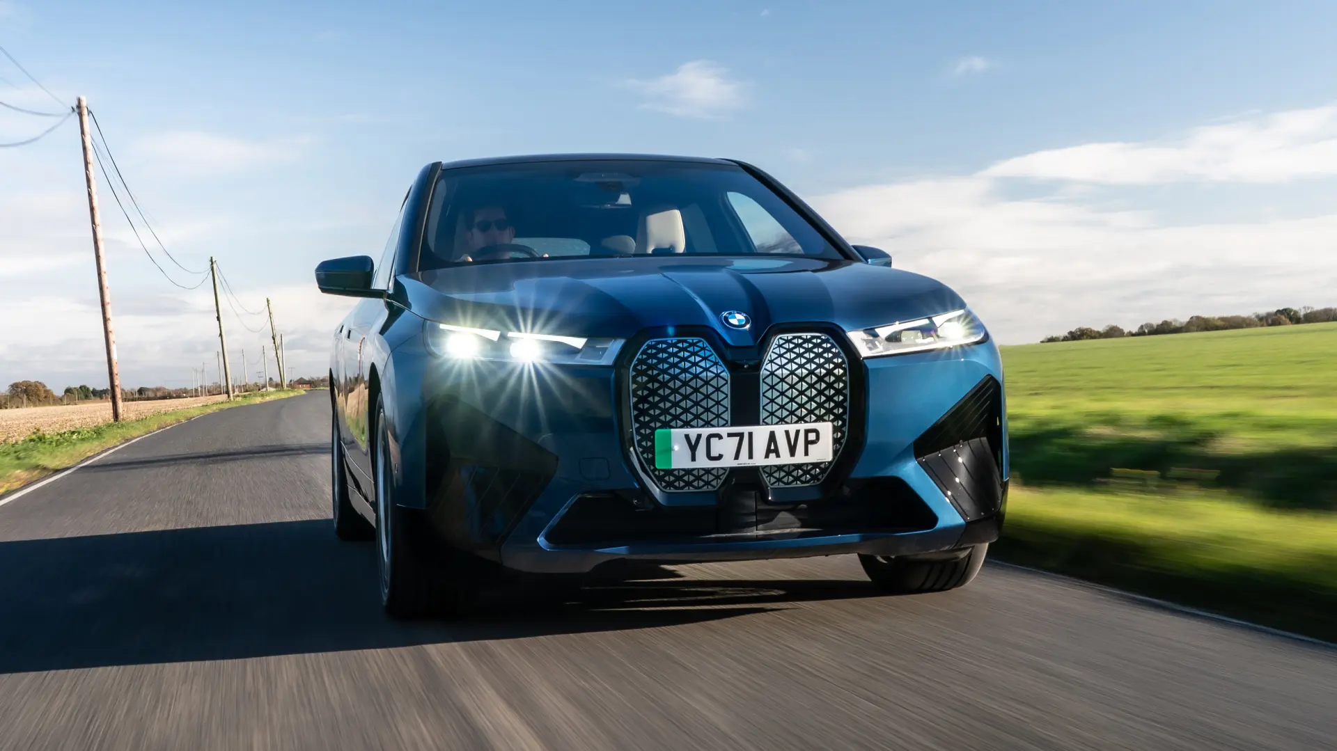 BMW  IX xDrive40 First Edition Sport 3
