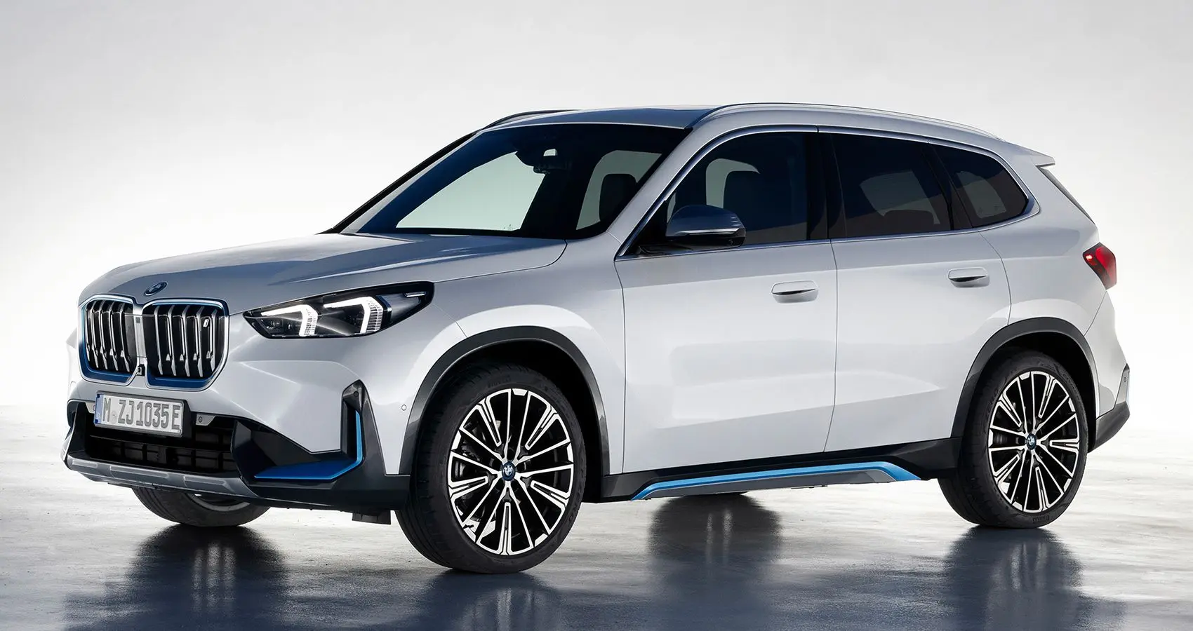 BMW  IX1 xDrive20 X Line 0