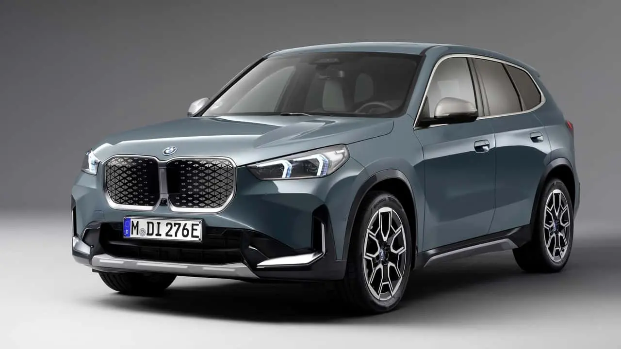 BMW  IX1 xDrive20 X Line 4