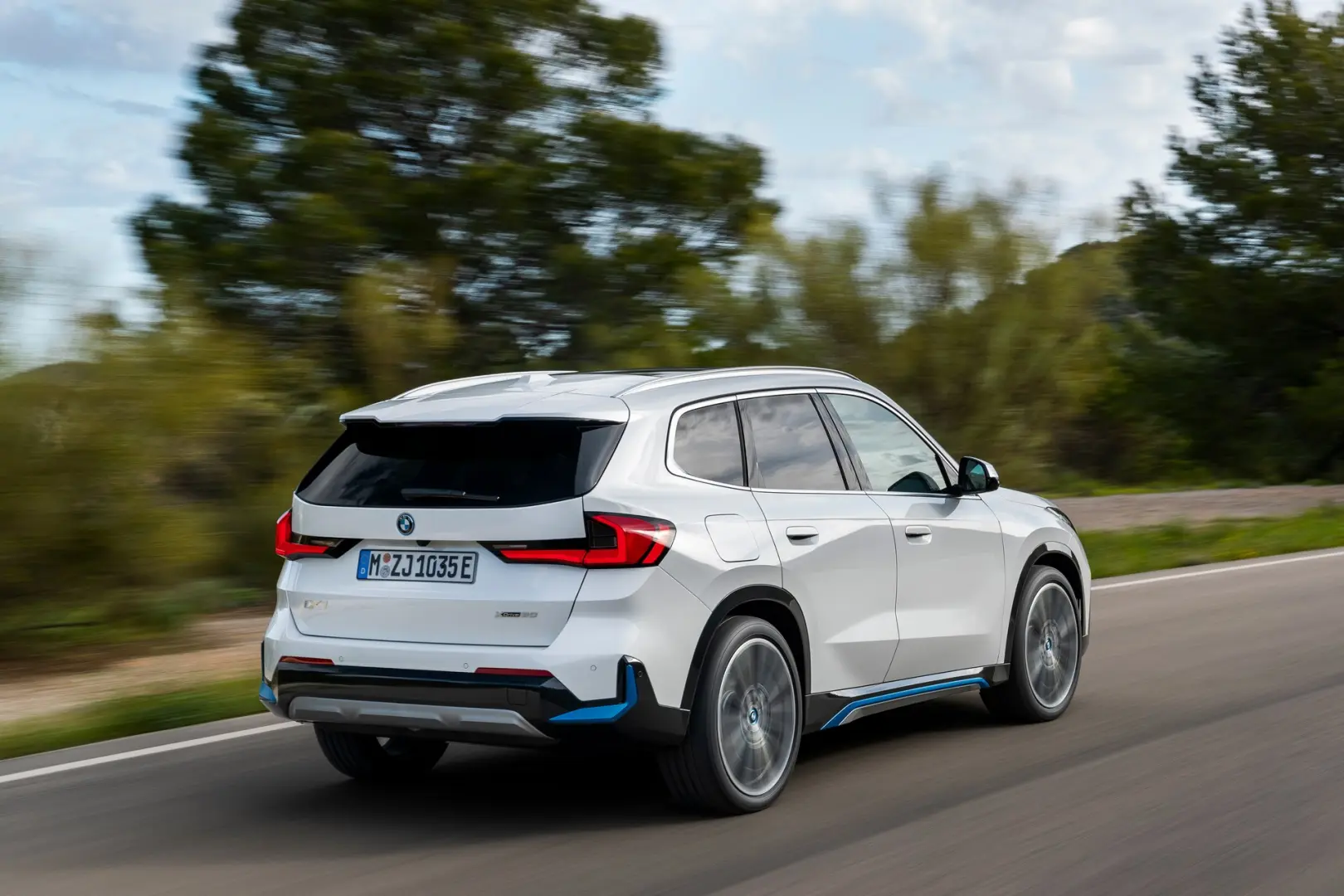 BMW  IX1 xDrive30 M Sport 3