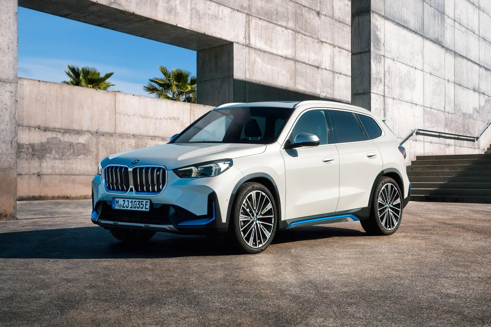 BMW  IX1 xDrive30 X Line 1