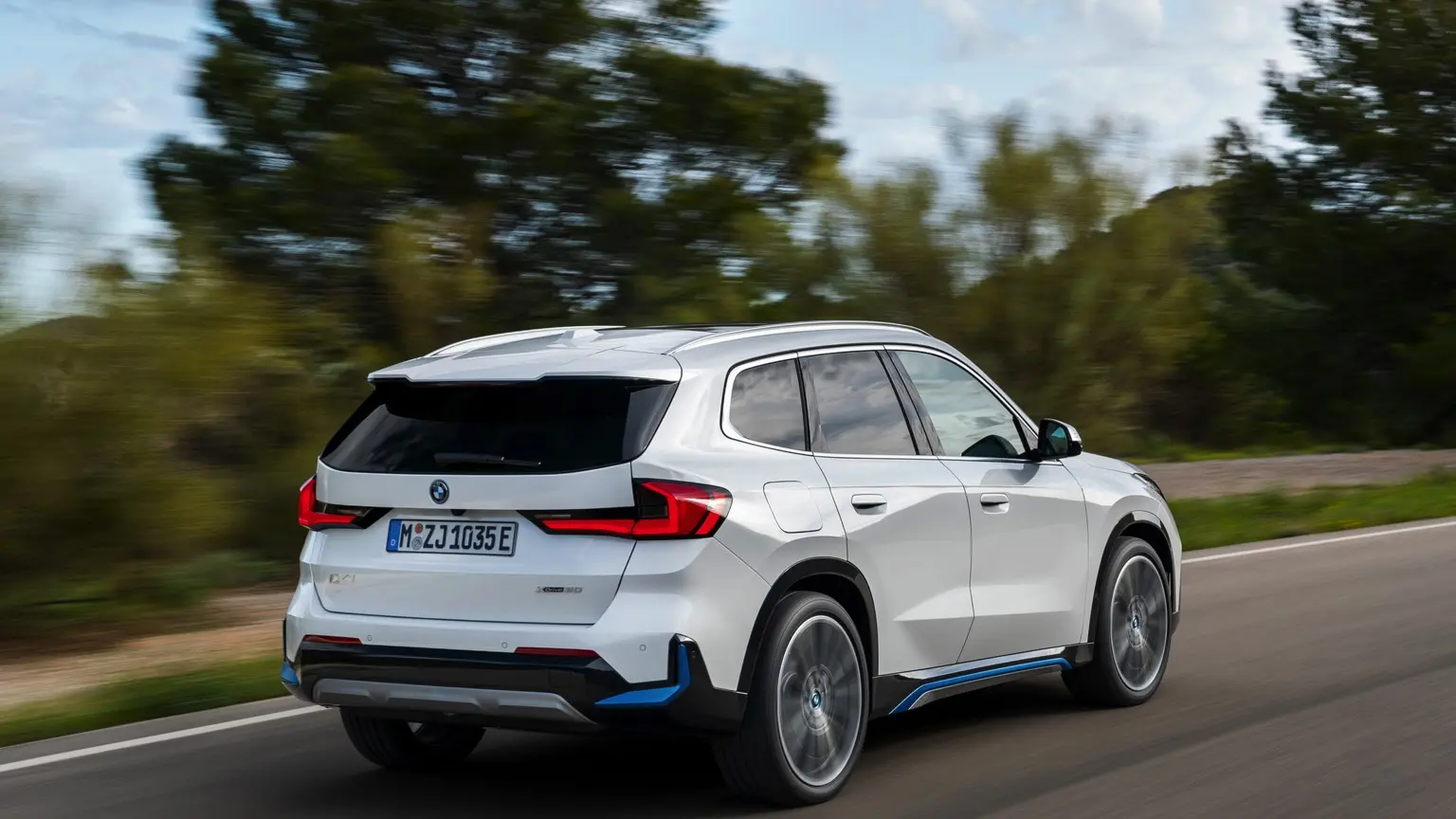 BMW  IX1 xDrive30 M Sport 6