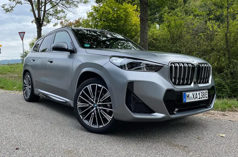 BMW  IX1 xDrive30 X Line 4