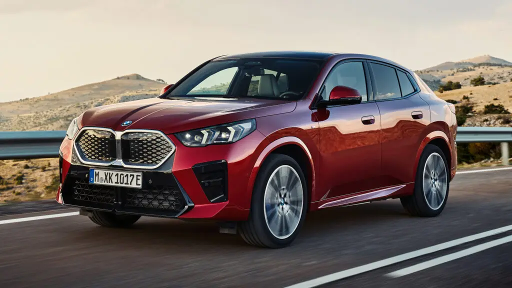 BMW  IX2 M Sport eDrive20 2