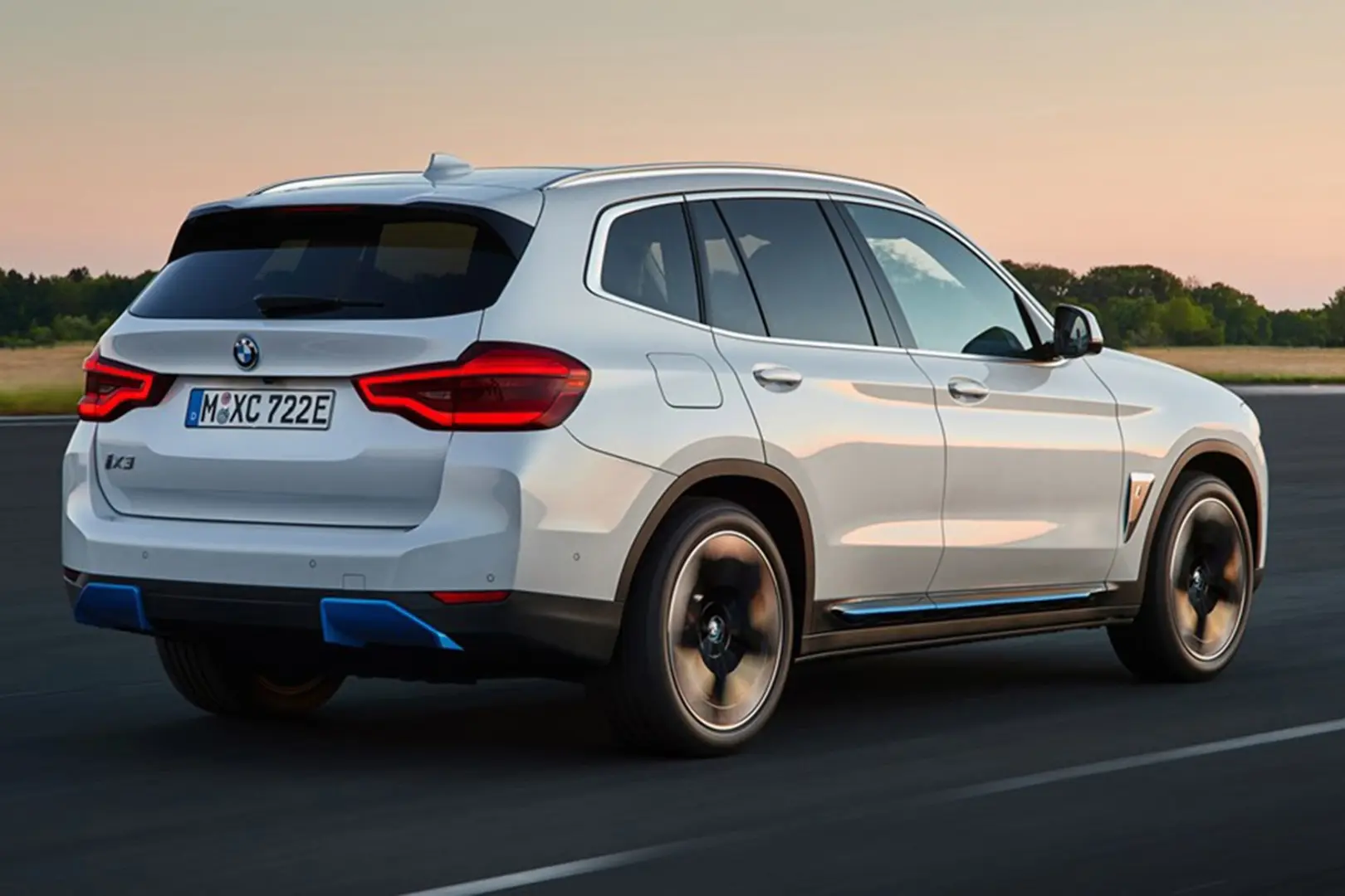 BMW  IX3 Impressive 5