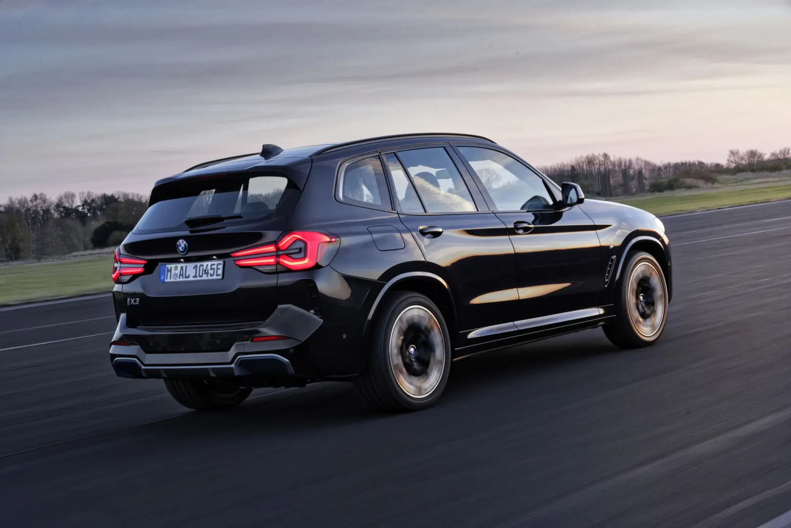 BMW  IX3 Impressive eDrive20 3