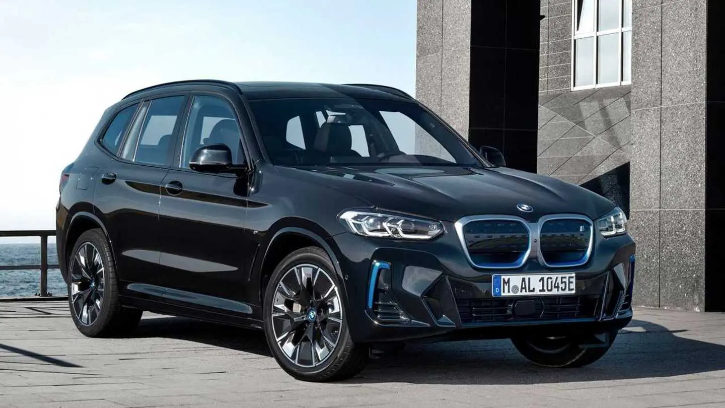 BMW  IX3 Impressive eDrive20 6