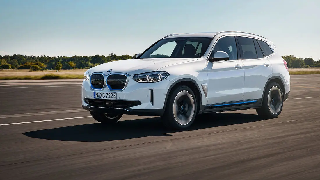 BMW  IX3 Impressive eDrive30 5
