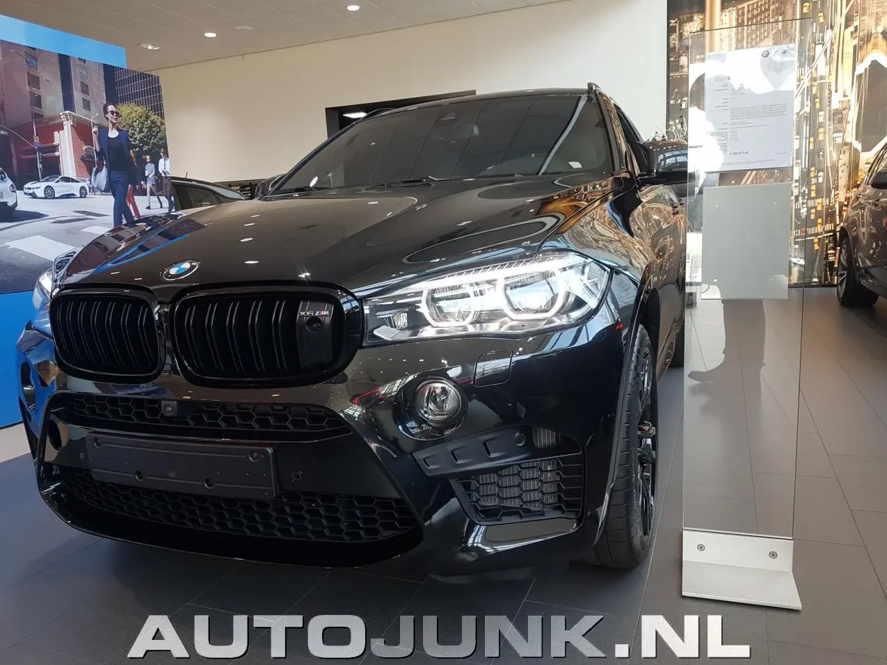BMW M Serisi M Serisi M X6 xDrive Black Fire Edition 4