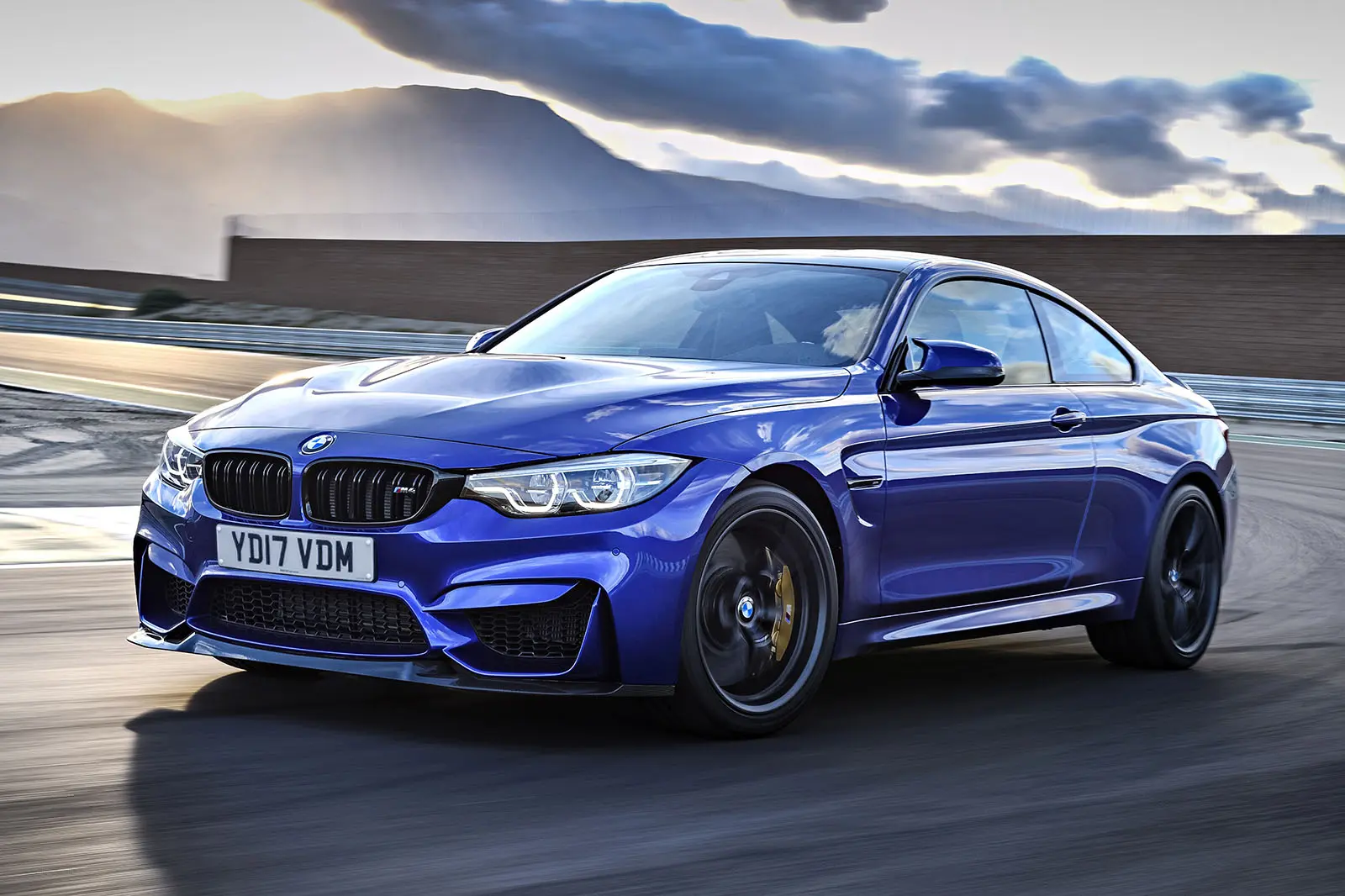 BMW M Serisi M Serisi M4 CS M Competition 0