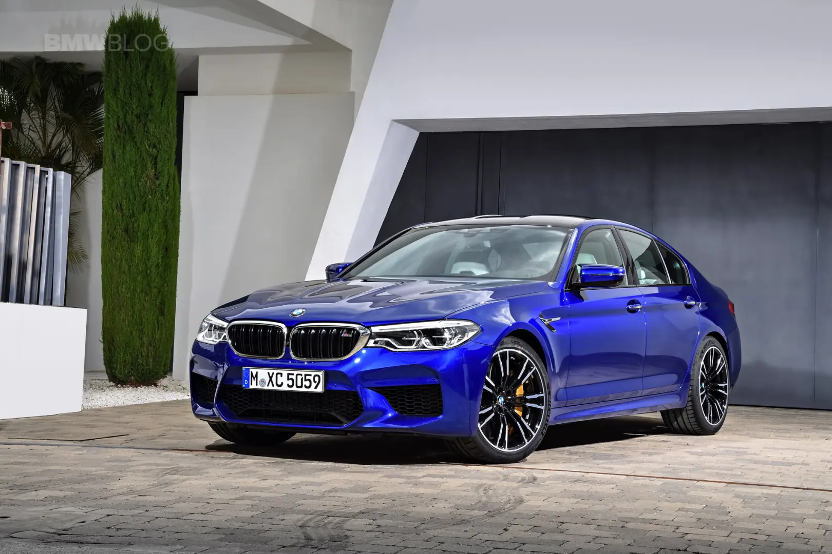 BMW M Serisi M Serisi M5 Pure 6