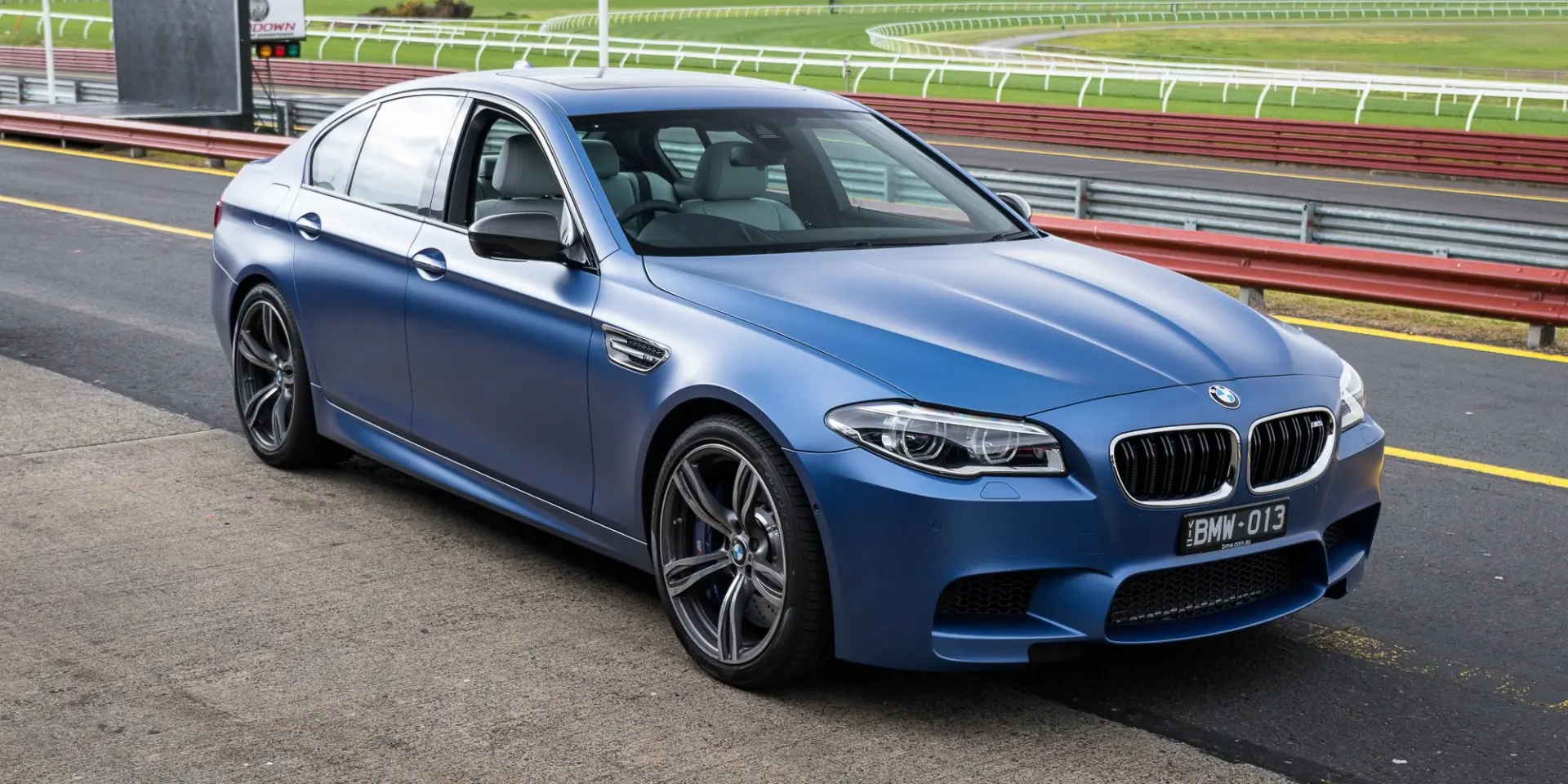 BMW M Serisi M Serisi M5 Pure 2