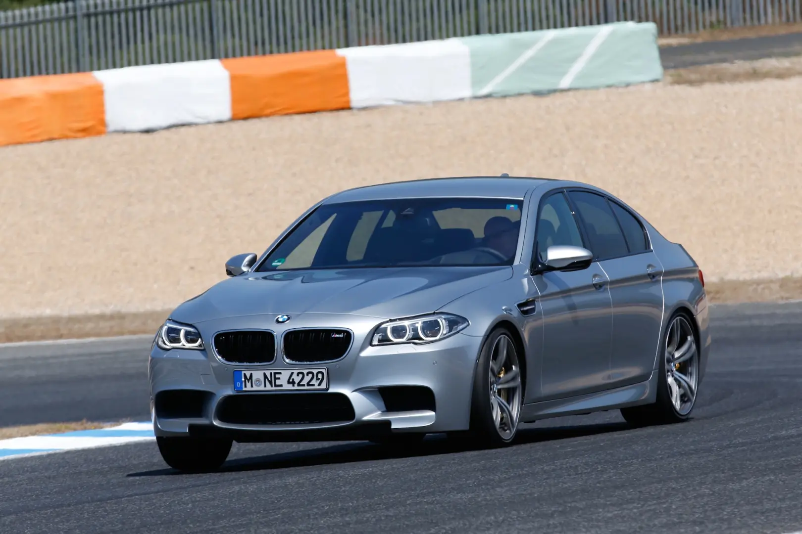 BMW M Serisi M Serisi M5 Pure 5