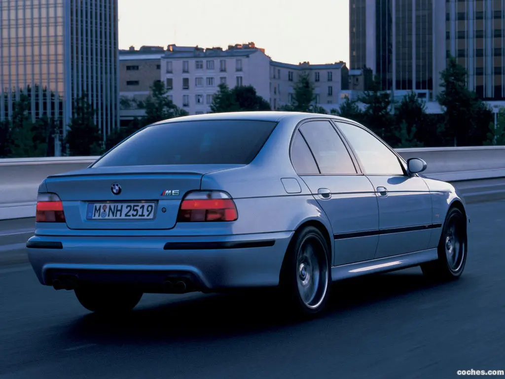 BMW M Serisi M Serisi M5 Standart 6