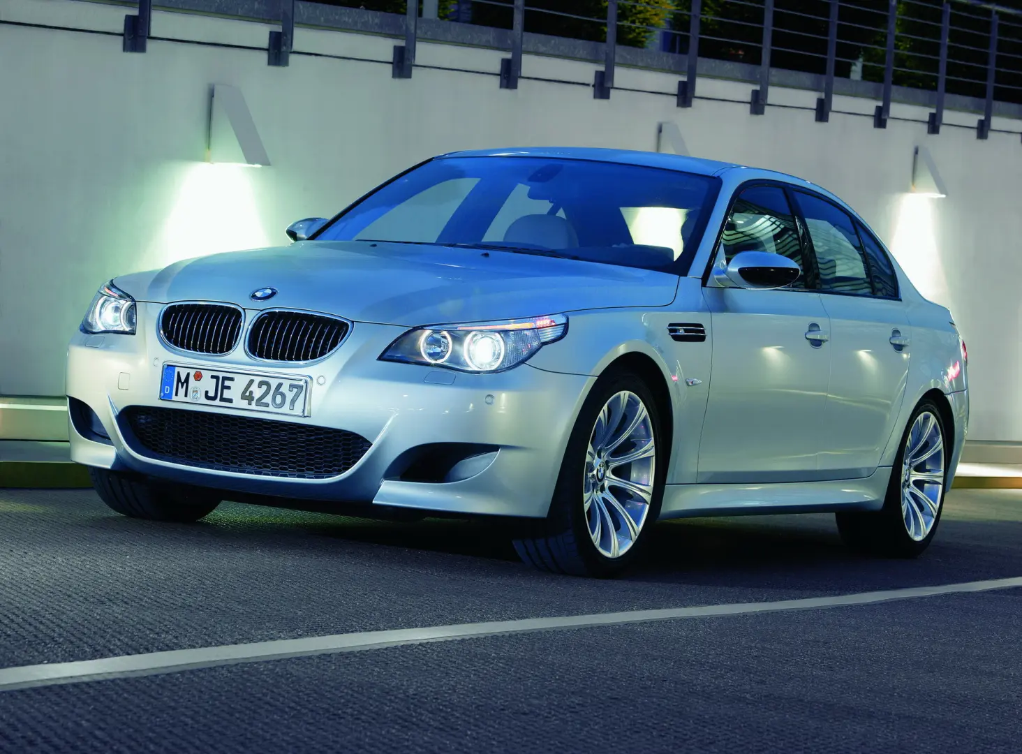 BMW M Serisi M Serisi M5 Standart 0