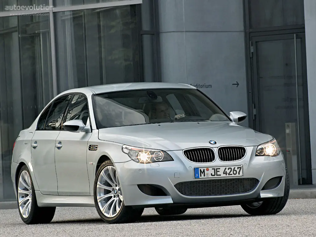 BMW M Serisi M Serisi M5 Standart 4