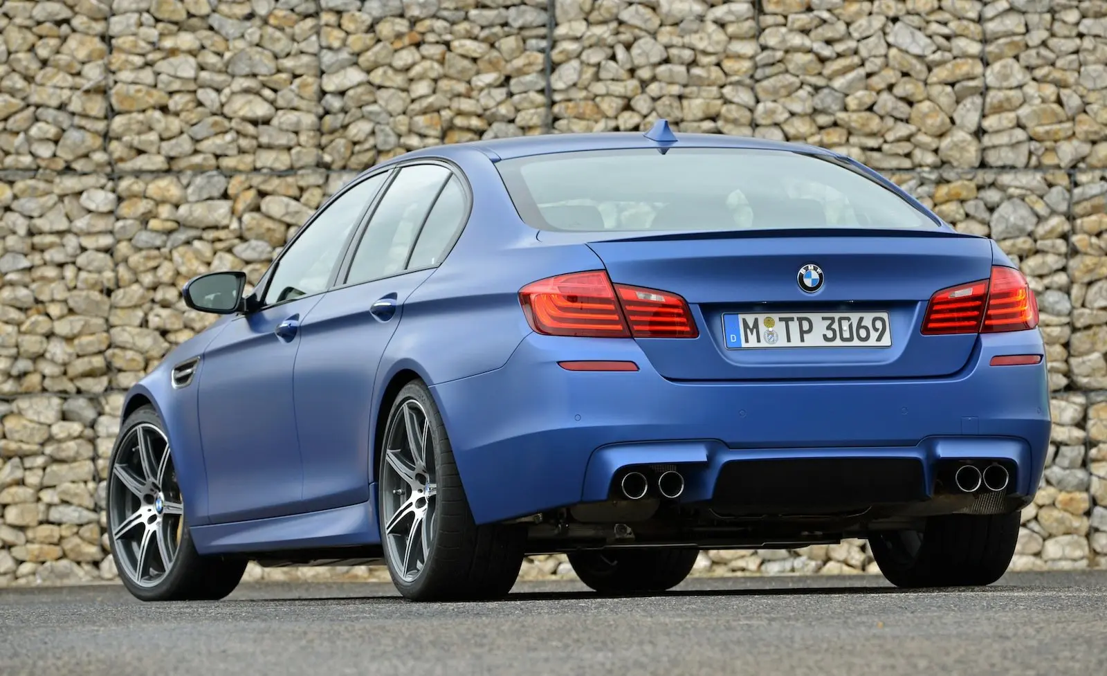 BMW M Serisi M Serisi M5 Standart 1