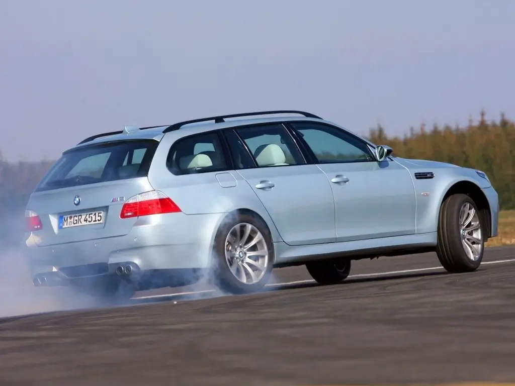 BMW M Serisi M Serisi Touring M5 Standart 2