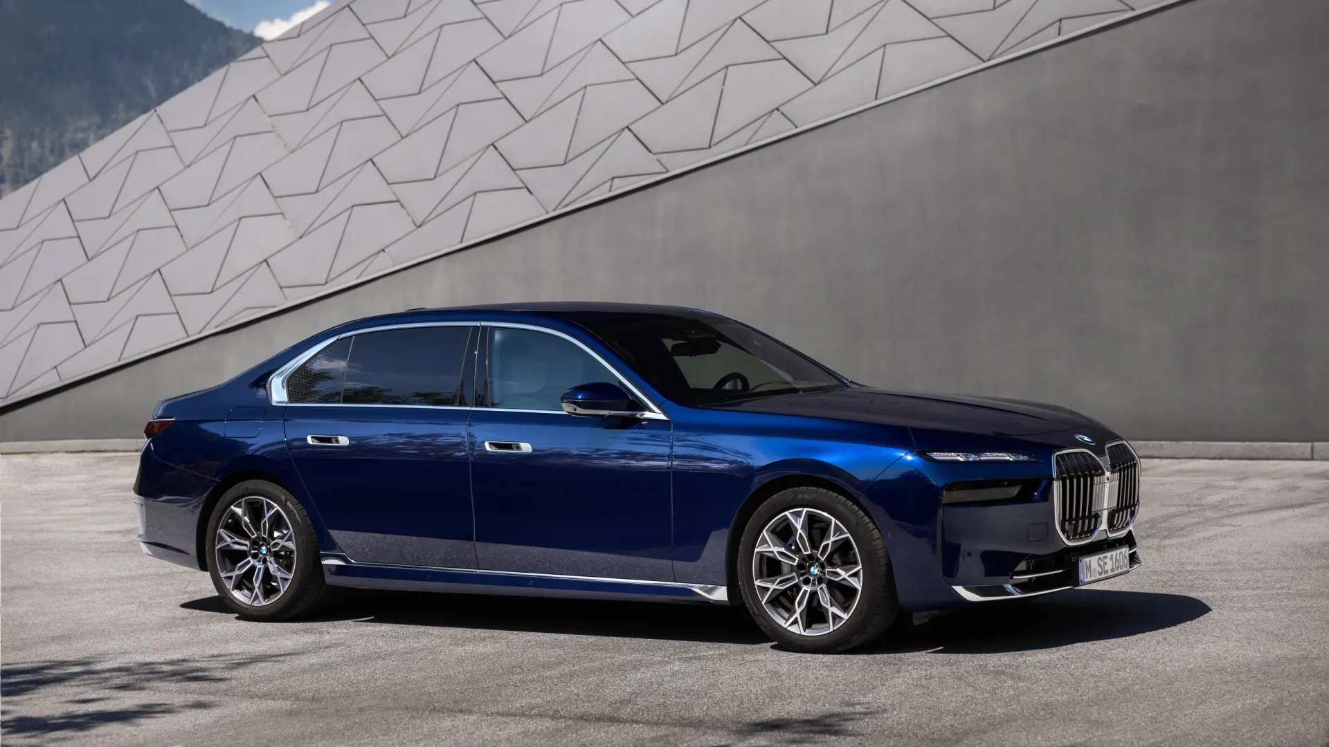 BMW  Series 7 740D XDRIVE PURE EXCELLENCE 4