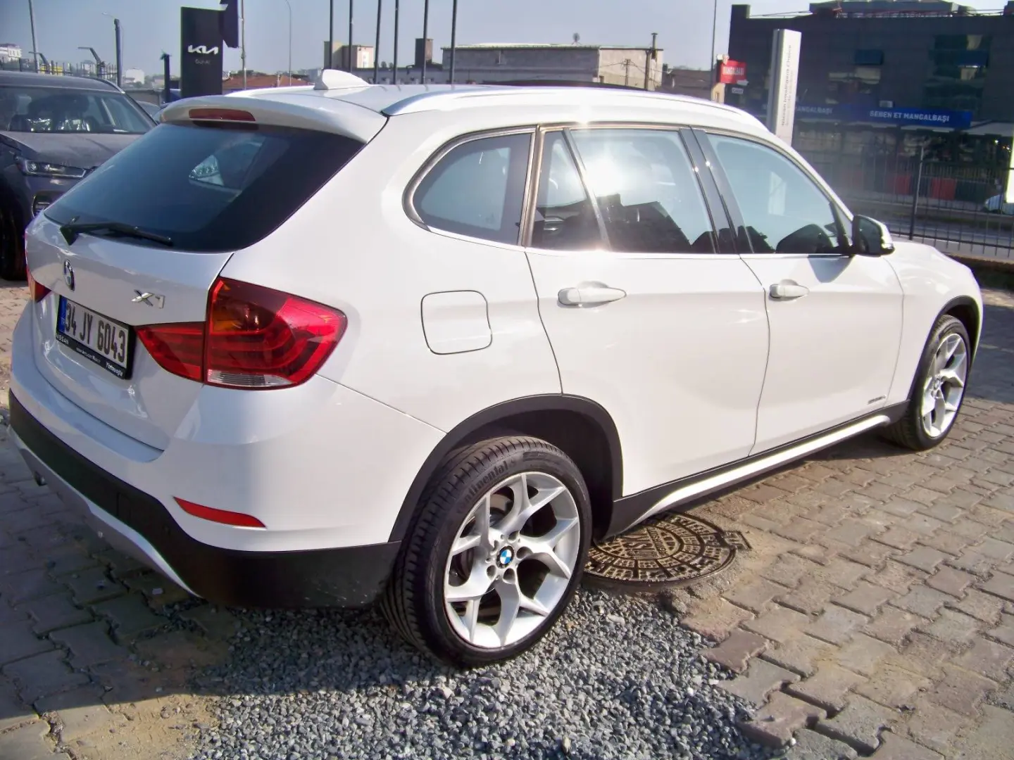 BMW X1 X1 1.6i sDrive X Line 4