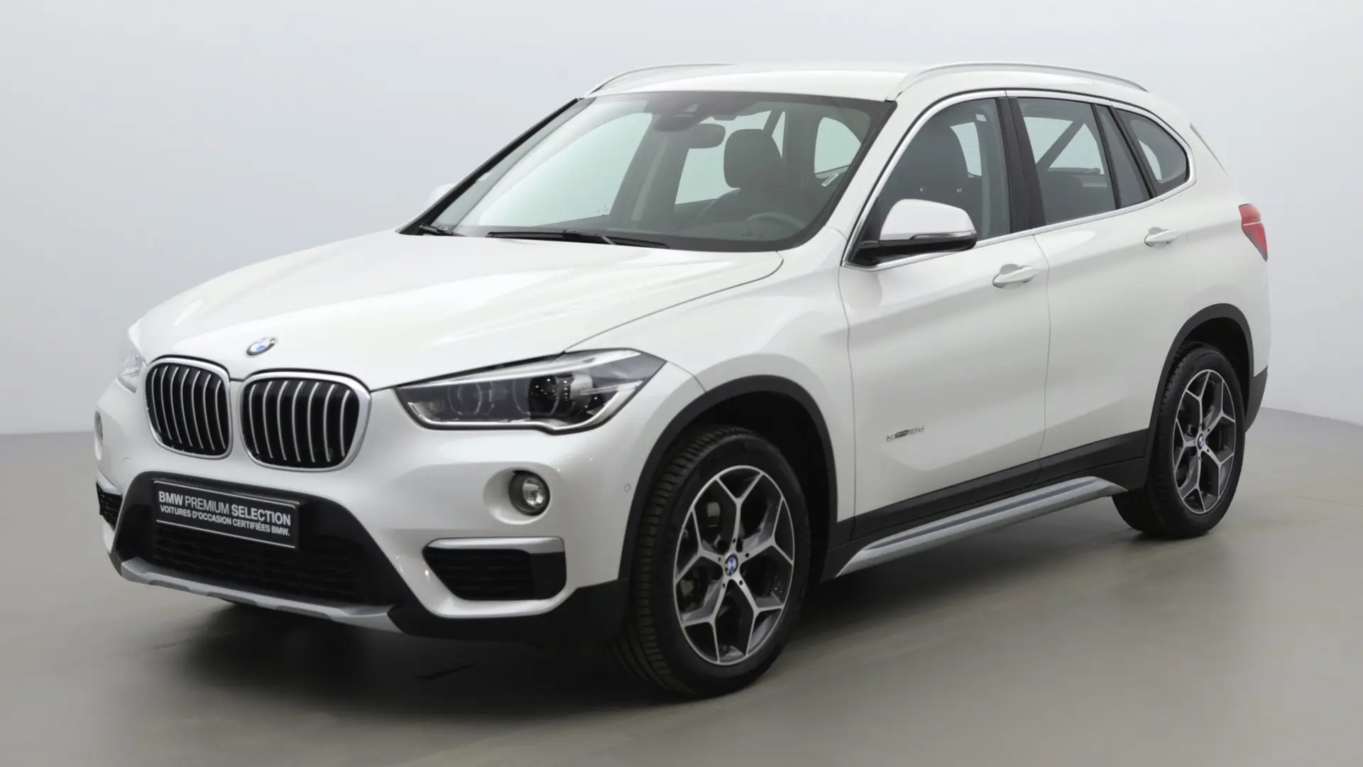 BMW X1 X1 1.6i sDrive X Line 6