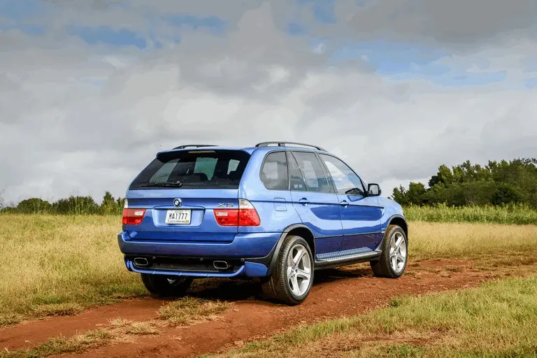 BMW X5 X5 4.6is Standart 0