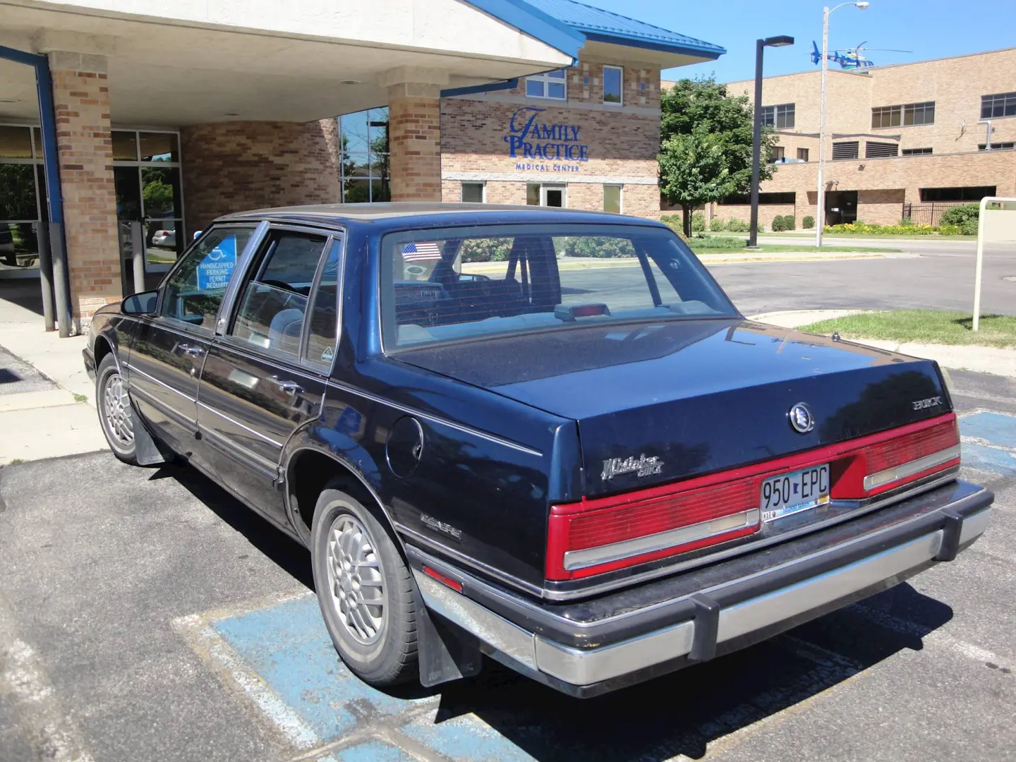 Buick Le Sabre Le Sabre 3.8 Custom 2