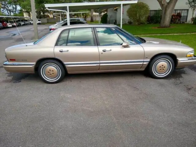 Buick Park Avenue Park Avenue 3.8 Supercharged Ultra 2