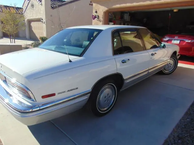 Buick Park Avenue Park Avenue 3.8 Ultra 4