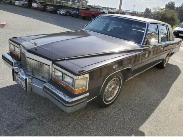 Cadillac Brougham Brougham 5.0 STD 2