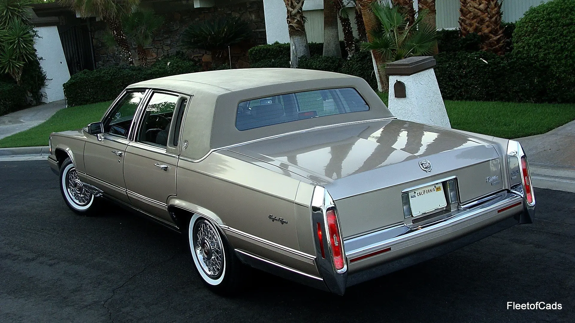 Cadillac Brougham Brougham 5.7 STD 4