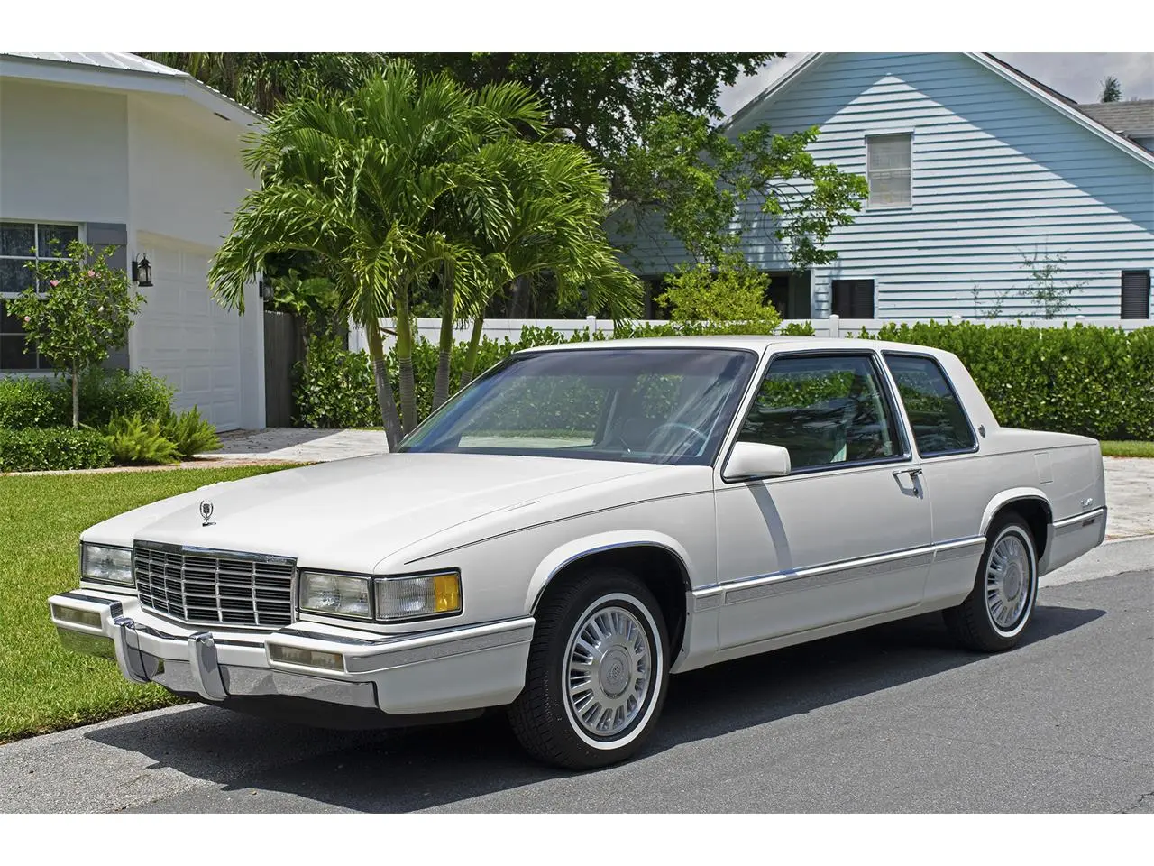 Cadillac  Deville 4.9 STD 2