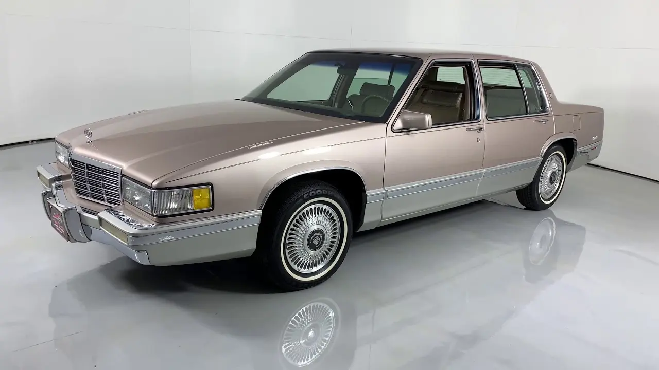 Cadillac  Deville 4.9 STD 1