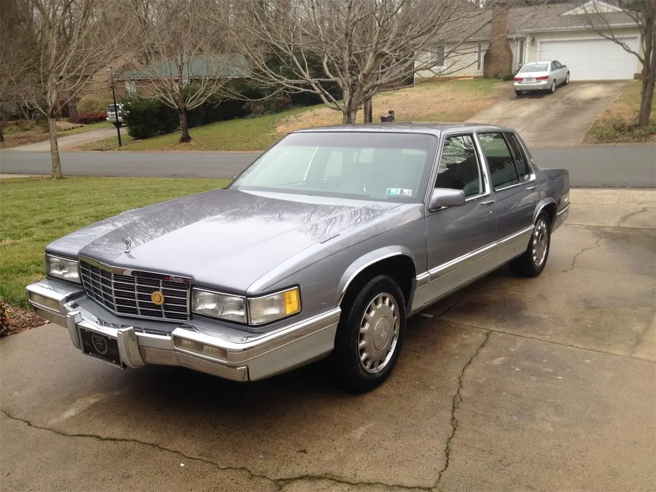 Cadillac  Deville 4.9 STD 2
