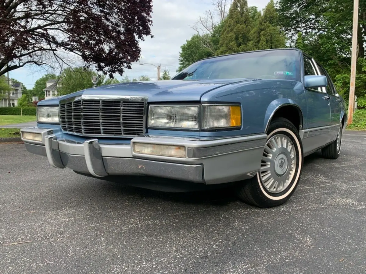 Cadillac  Deville 4.9 STD 1